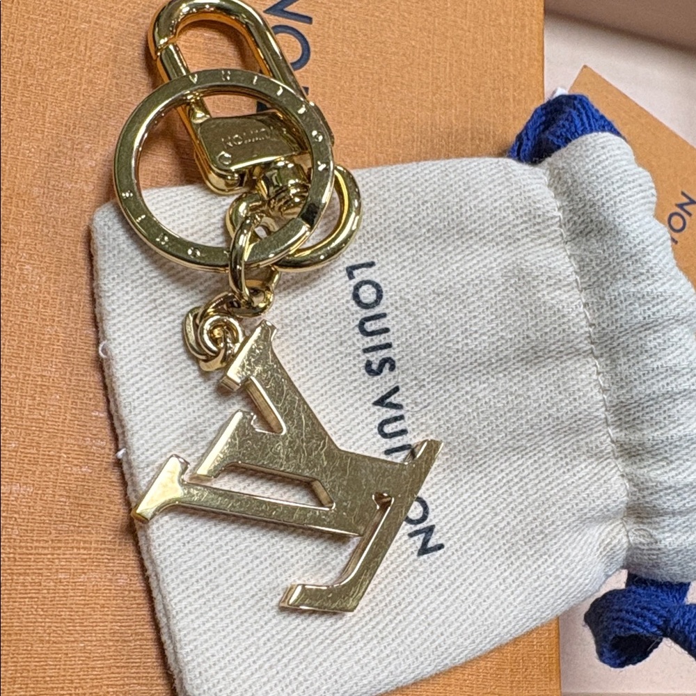 Louis Vuitton 🌼Full inclusion 🌼 Porte-Cles Nanogram Gold Keychain. - Picture 5 of 12
